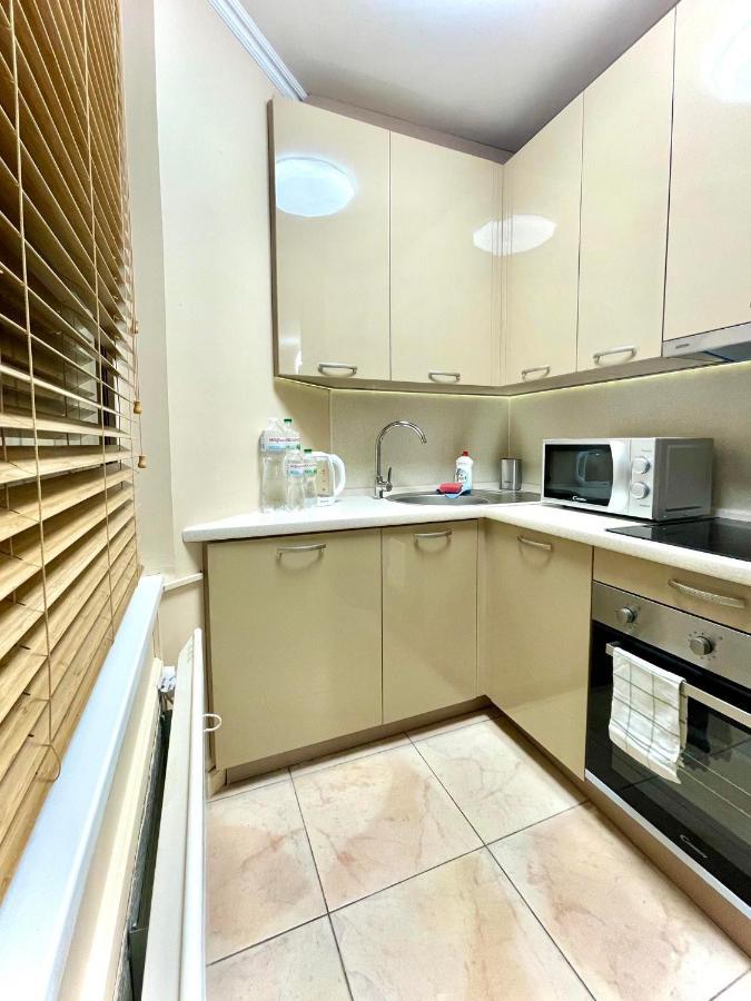 Great One Bed Right Near Opera House Apartment Киев Екстериор снимка
