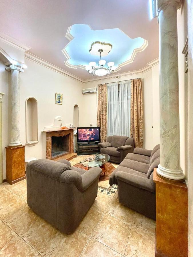 Great One Bed Right Near Opera House Apartment Киев Екстериор снимка